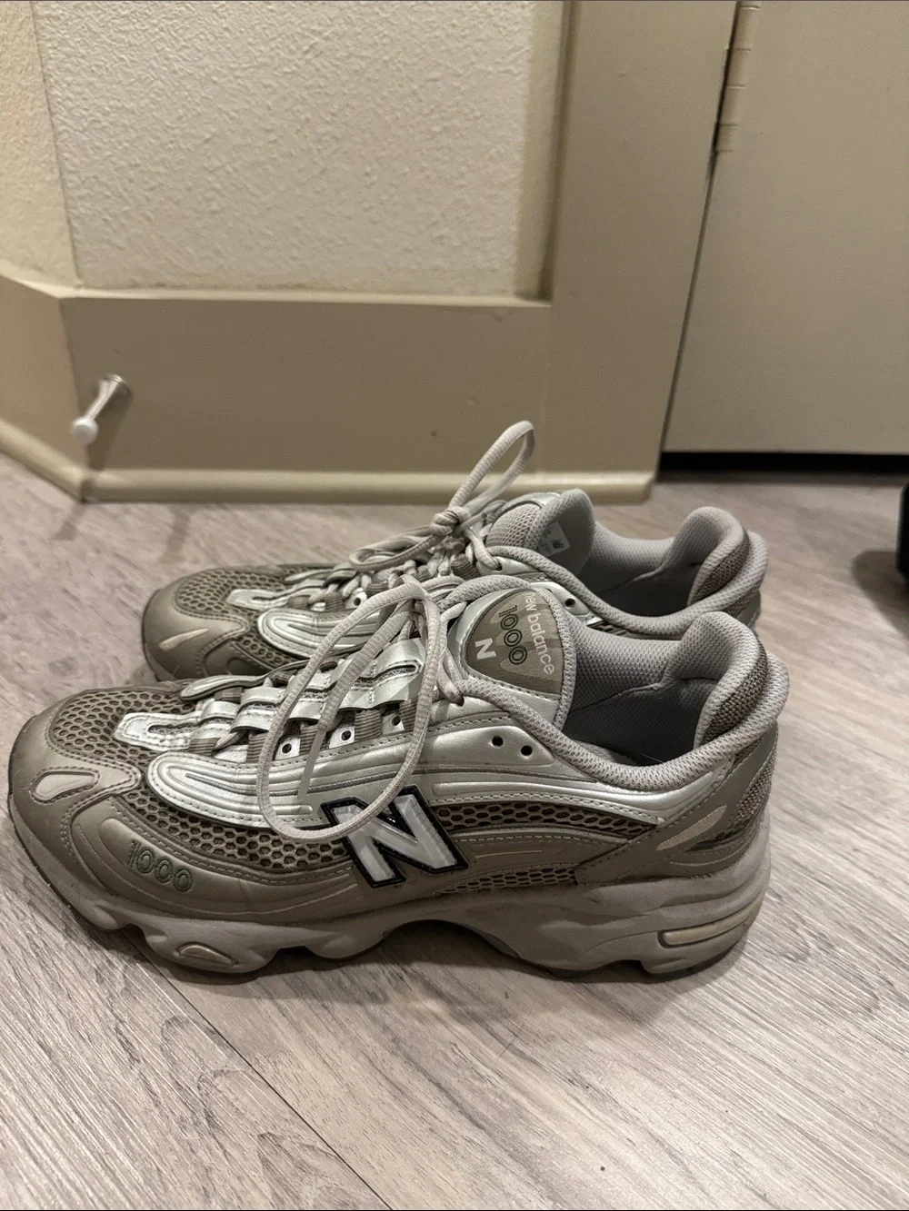 New Balance Sneakers in Light Gray